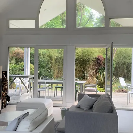Maison Bleue *